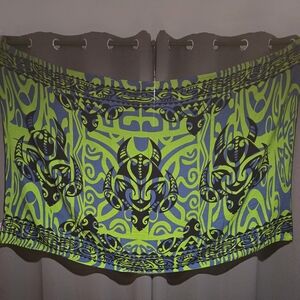Island Style Hawai'i Pareau Green and Black Polynesian Honu Design 42"X59"